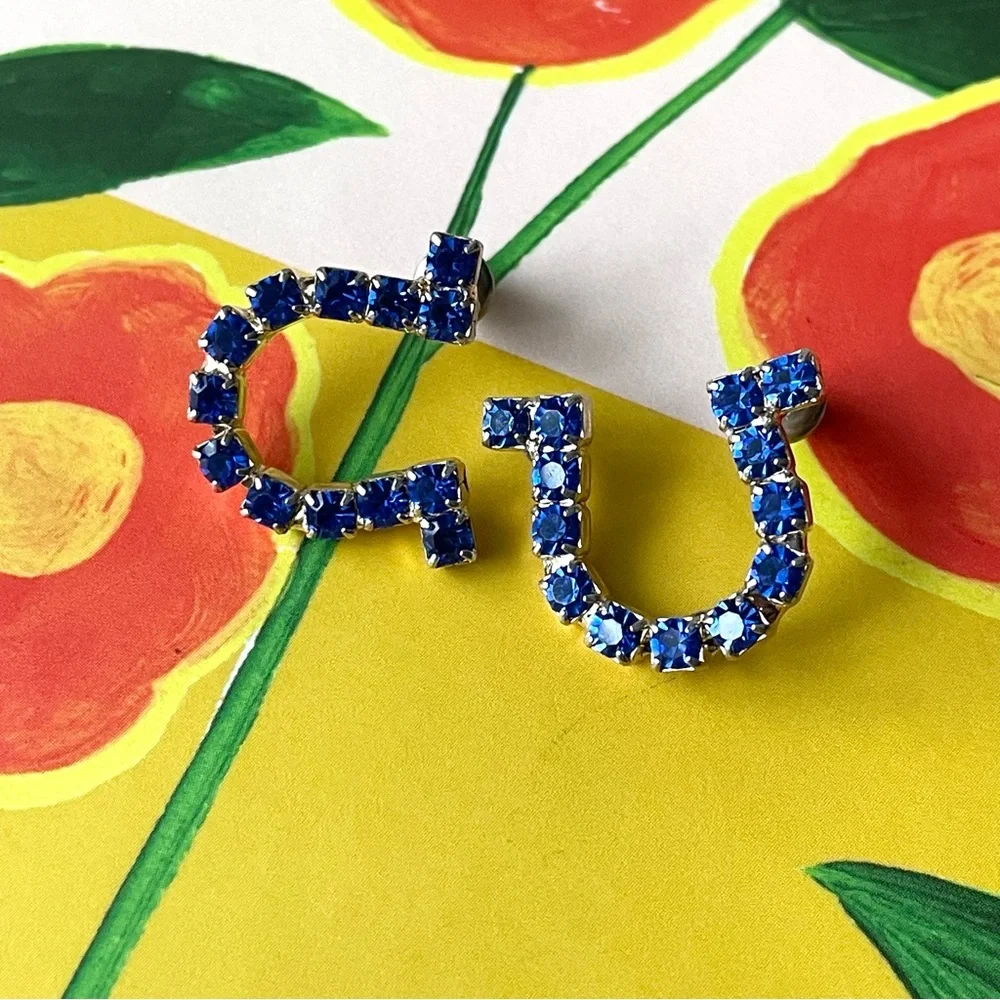 Vintage silvertone & blue rhinestone horseshoe pierced earrings kitsch good luck - Picture 2 of 7